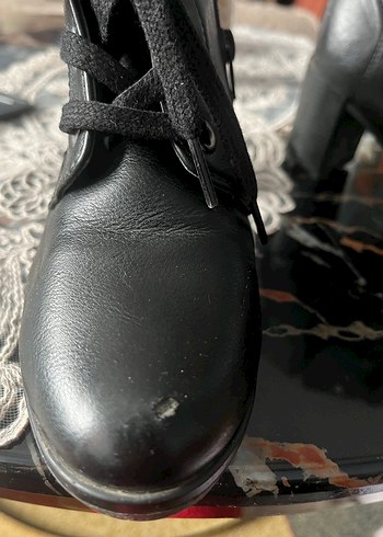 Siyah Deri Blok Topuklu Bağcıklı Bot - Görsel 3