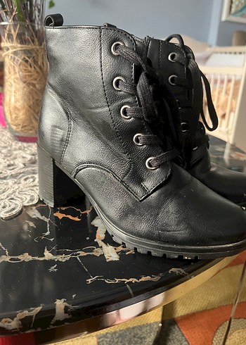 Siyah Deri Blok Topuklu Bağcıklı Bot - Görsel 5