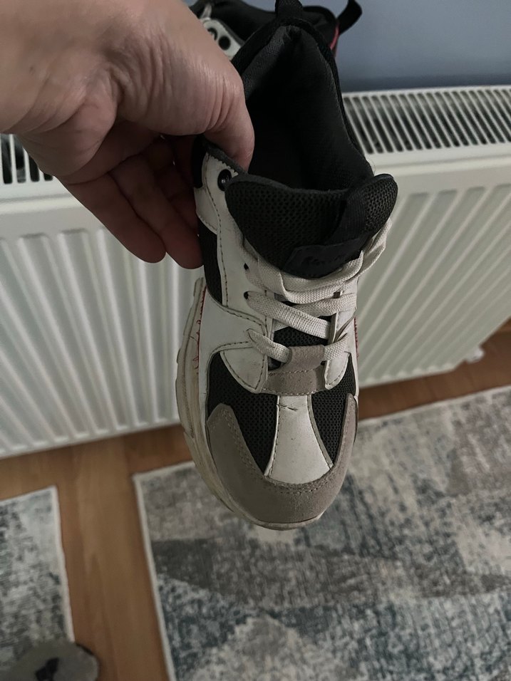 Beyaz Gri Yılan Desenli Bağcıklı Kadın Spor Ayakkabı - Görsel 4