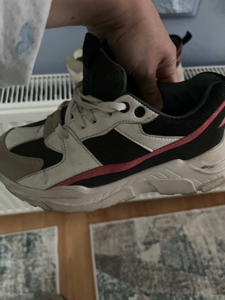 Beyaz Gri Yılan Desenli Bağcıklı Kadın Spor Ayakkabı - Görsel 2