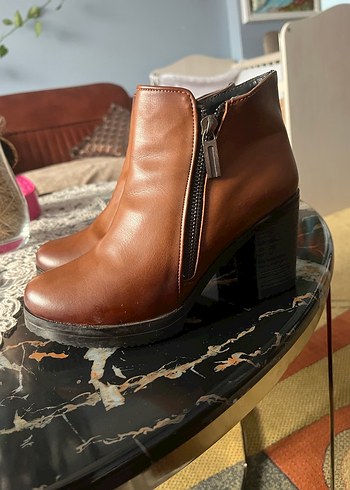 Kahverengi Deri Fermuarlı Topuklu Bot - Görsel 5