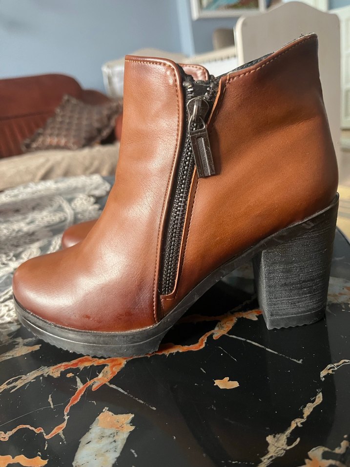 Kahverengi Deri Fermuarlı Topuklu Bot - Görsel 4
