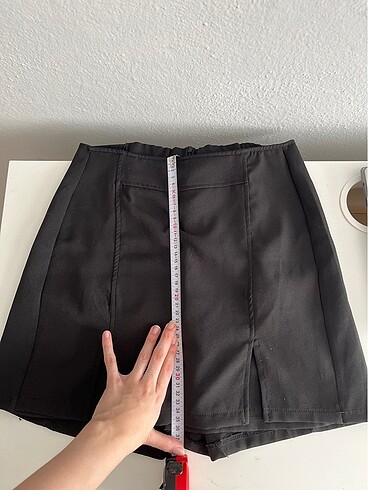 siyah mini şort etek yırtmaçlı - Görsel 2