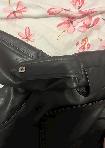 s Beden siyah Renk Kemer Detaylı Siyah Deri Biker Ceket