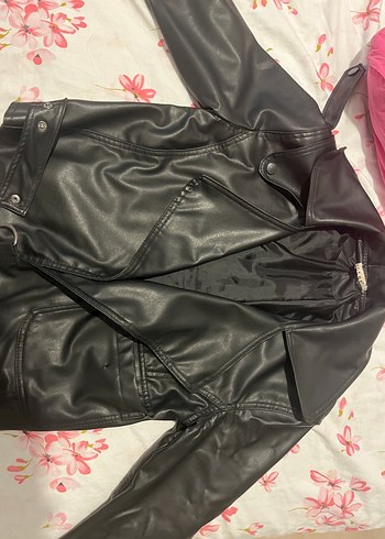 Zara Kemer Detaylı Siyah Deri Biker Ceket
