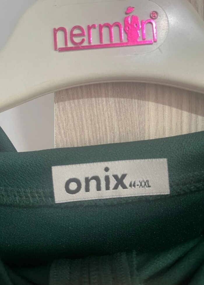 Zümrüt yeşili sportif elbise - Görsel 2