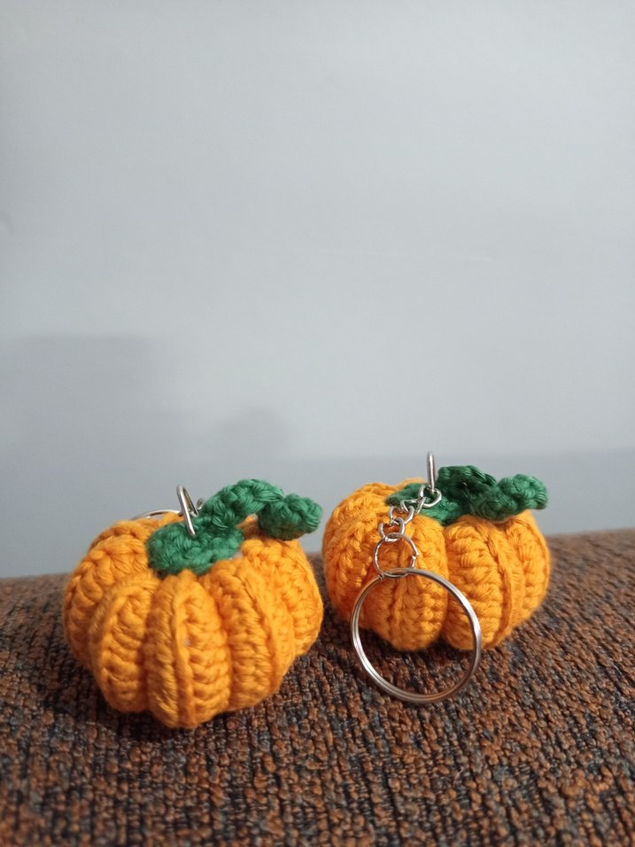 Turuncu Örgü Mini Balkabağı Anahtarlık - Görsel 4