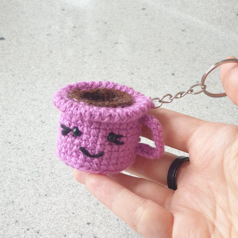 Pembe Örgü Mini Kupa Anahtarlık Charm - Görsel 2