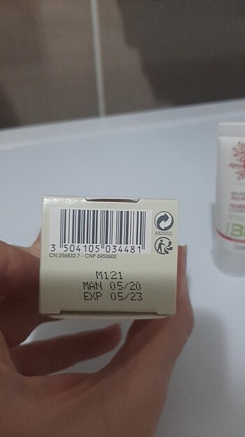 Mustela Mustela Göğüs ucu kremi