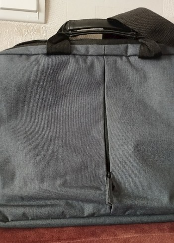  Beden Gri Kadın Laptop Çantası Fermuarlı