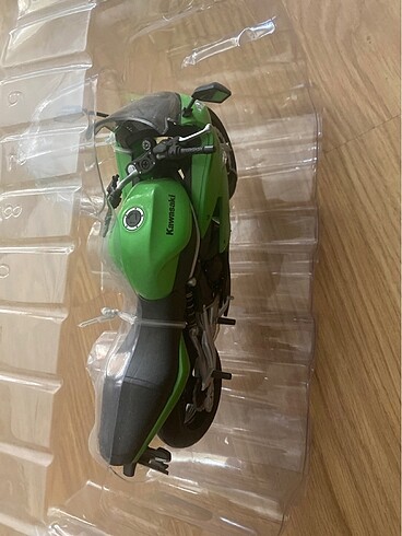Beden Kawasaki motor figür