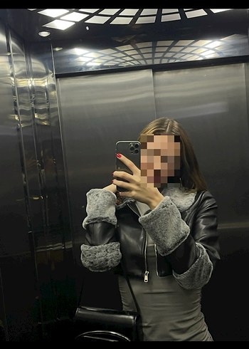 Kürk Detaylı Siyah Deri Mini Ceket - Görsel 4