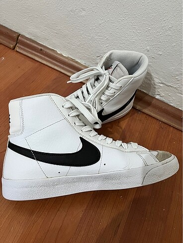 38 Beden beyaz Renk NİKE BLAZER