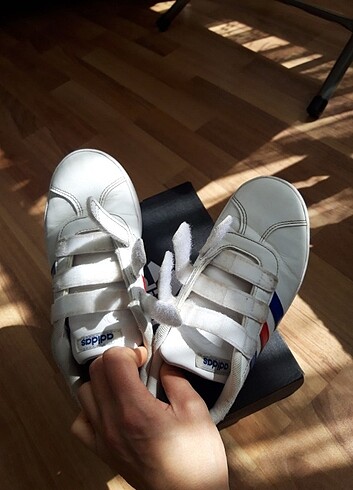 35 Beden Adidas çocuk ayakkabısı 