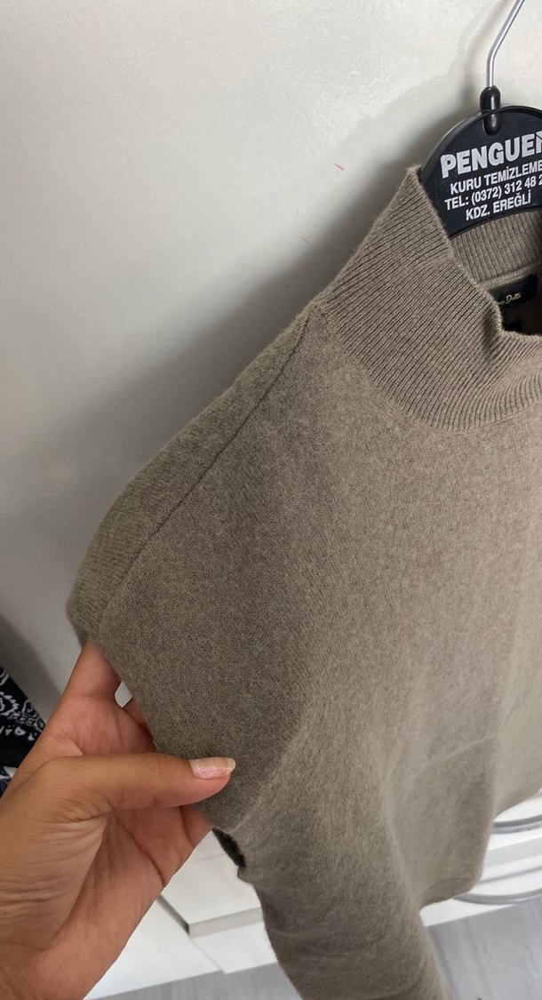 Kahverengi Yünlü Boğazlı Kolsuz Kazak - Görsel 4