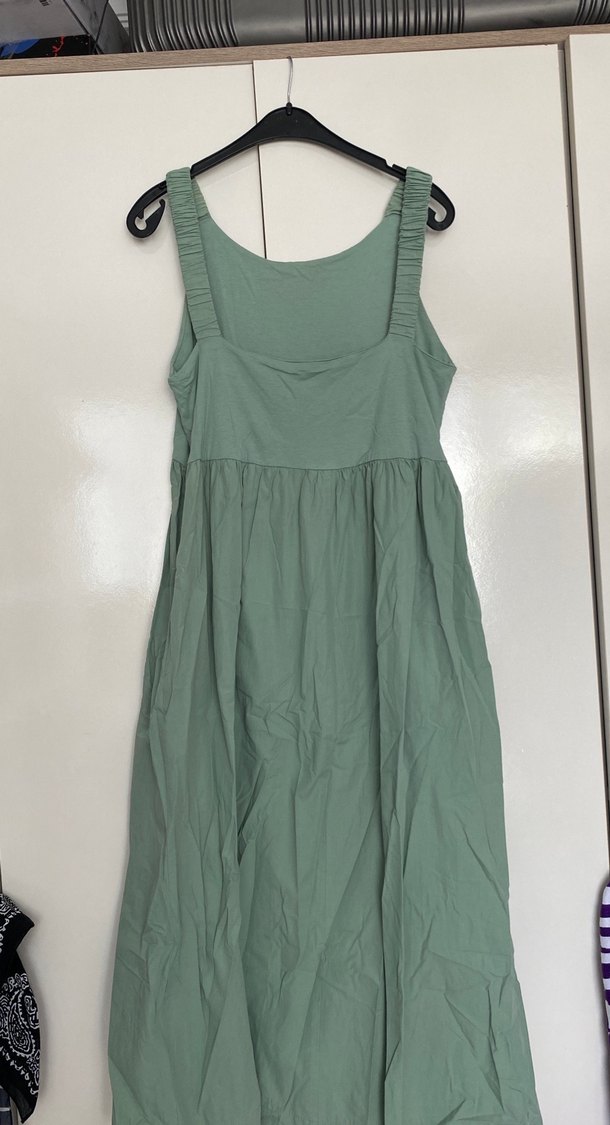 Yeşil Kolsuz Uzun Keten Elbise - Görsel 4