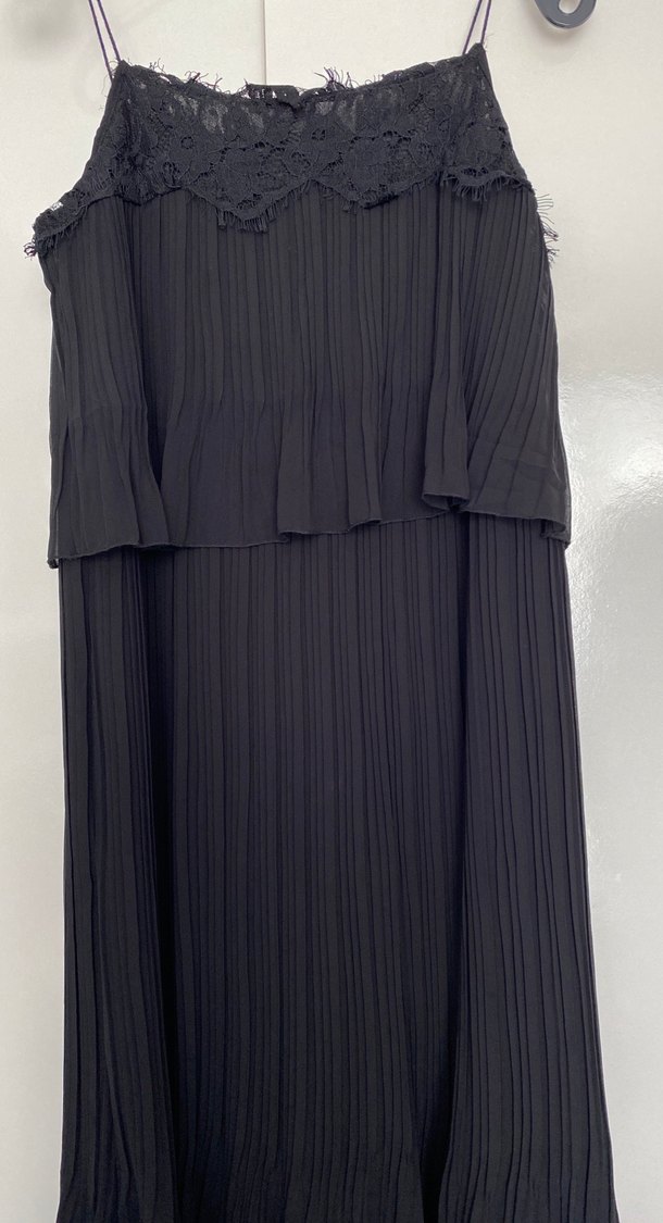 Siyah Straplez Uzun Pilili Gotik Elbise - Görsel 3