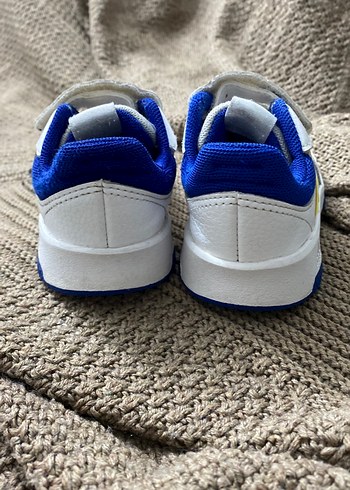 25 Beden beyaz Renk adidas erkek cocık spor ayakkabı