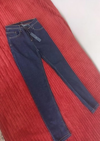 Kadın Lacivert Kemerli Regular Fit Kot Pantolon