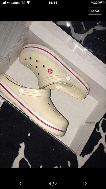 Crocs model terlikler satışta