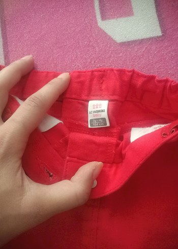 Kız Çocuk Kırmızı Düğmeli Mini Etek - Görsel 2