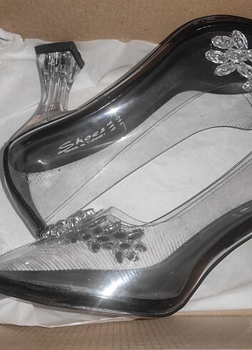 Trendyol & Milla Şeffaf taşlı topuklu ayakkabı