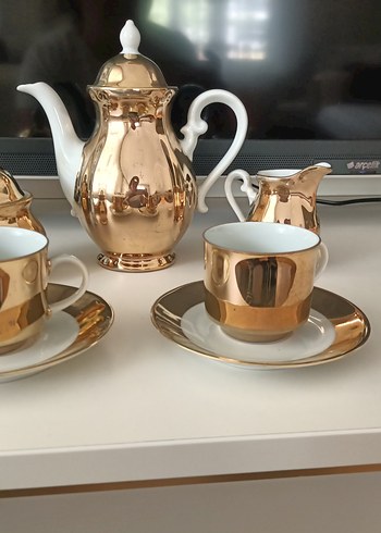Parlak Altın Renkli Modern Klasik Çay Seti - Görsel 3