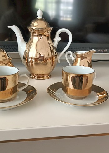 Parlak Altın Renkli Modern Klasik Çay Seti - Görsel 2