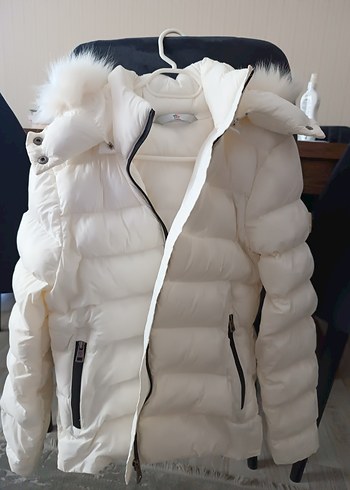 Moncler Beyaz Kadın Kürklü Kısa Kışlık Mont