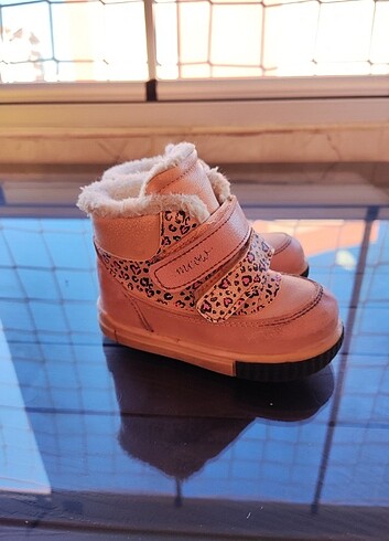 LC Waikiki LCW kız çocuk bot