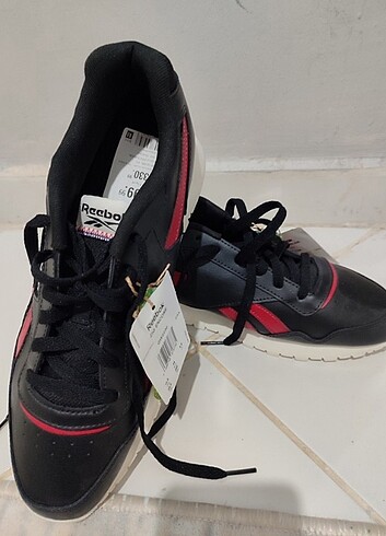 Reebok spor ayakkabi