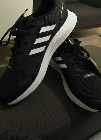38 Beden Adidas spor ayakkabı