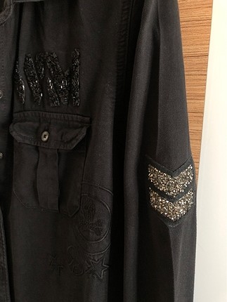 38 Beden Çok şık taş işlemeli siyah kot gömlek
