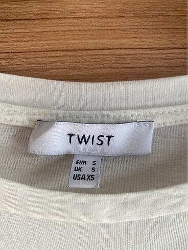 s Beden Twist baskılı tshirt