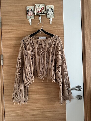 Zara delikli crop triko
