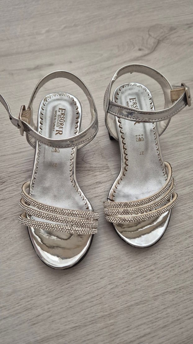 Kız Çocuk Altın Renkli Yılan Desenli Topuklu Ayakkabı - Görsel 2