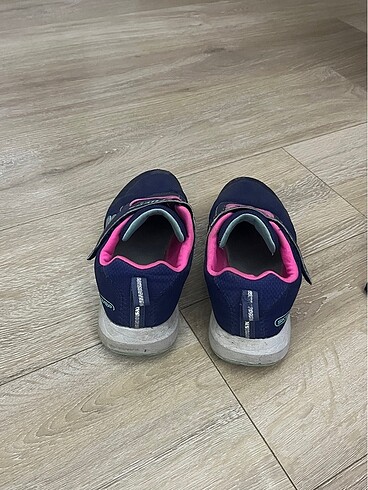 34 Beden siyah Renk Skechers spor ayakkabı