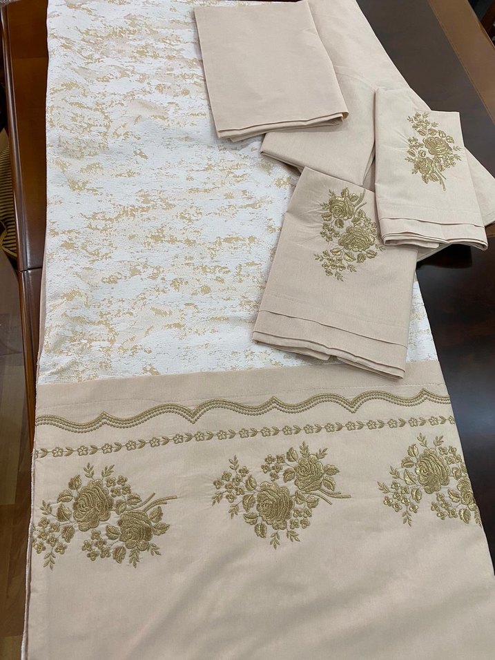 İşlemeli Beyaz Yatak Örtüsü - Görsel 2