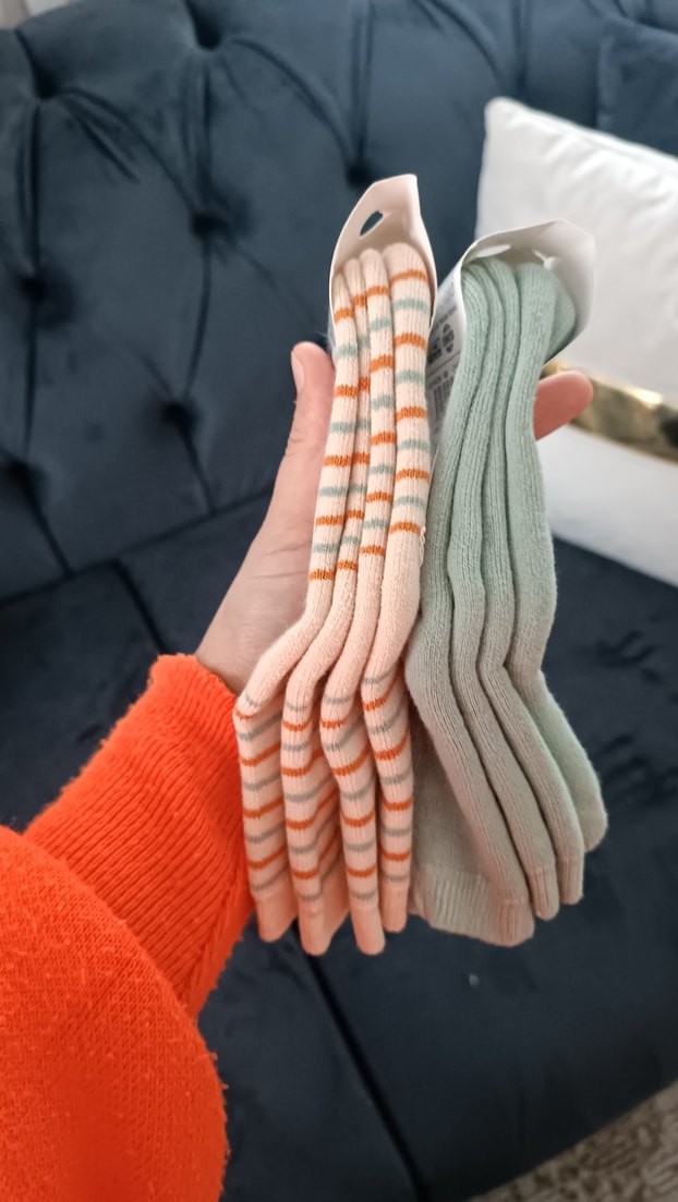 Kız Çocukları İçin Bej ve Yeşil Çorap - Görsel 2