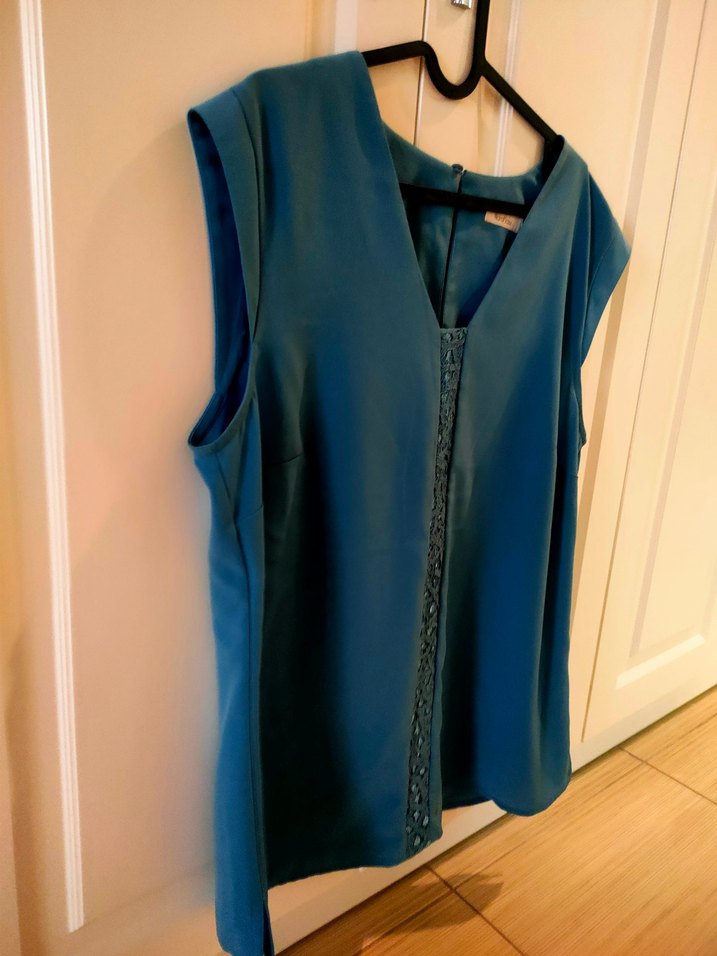 Kemerli Turkuaz V Yaka Kolsuz Bluz - Görsel 2