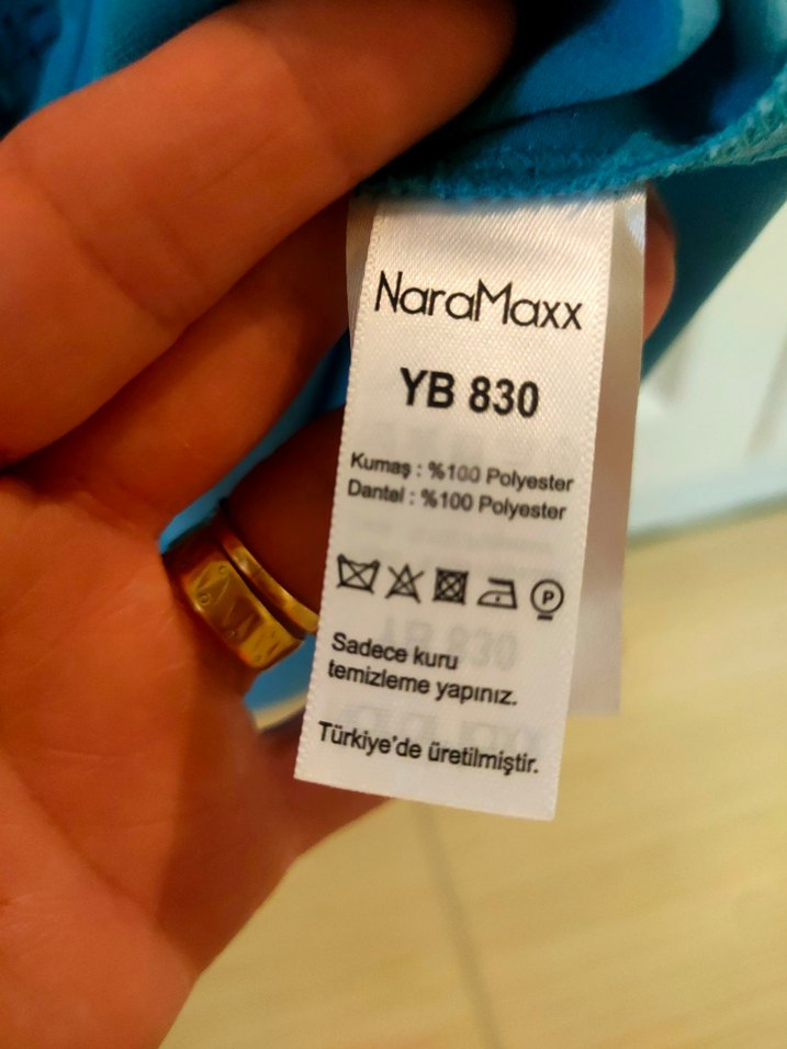 Kemerli Turkuaz V Yaka Kolsuz Bluz - Görsel 4