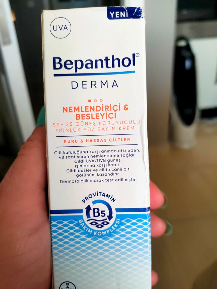 Bepanthol Derma Nemlendirici ve Besleyici Yüz Kremi 50ml - Görsel 2