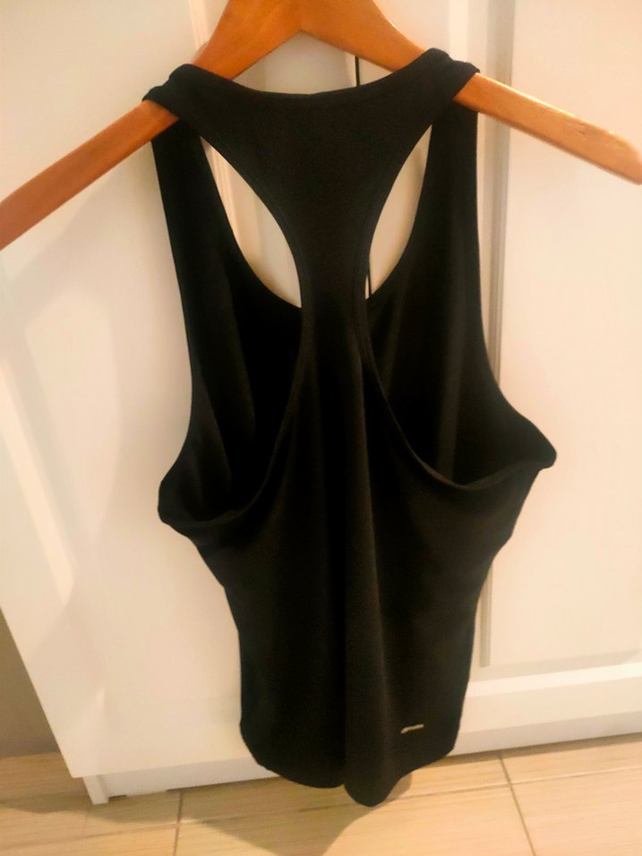 Siyah Yüksek Yakalı Kadın Atlet - Görsel 5