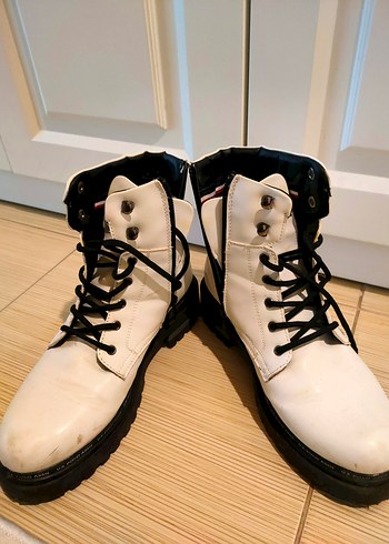 Siyah Bağcıklı Beyaz Deri Erkek Bot - Görsel 3