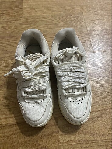Zara sneaker
