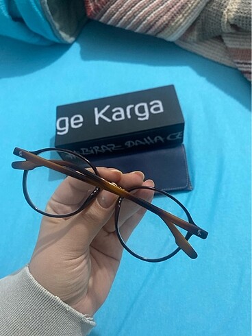 Beden bilge karga gözlük