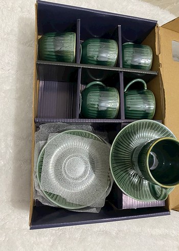 Koyu Yeşil Seramik Fincan ve Tabağı - Görsel 2