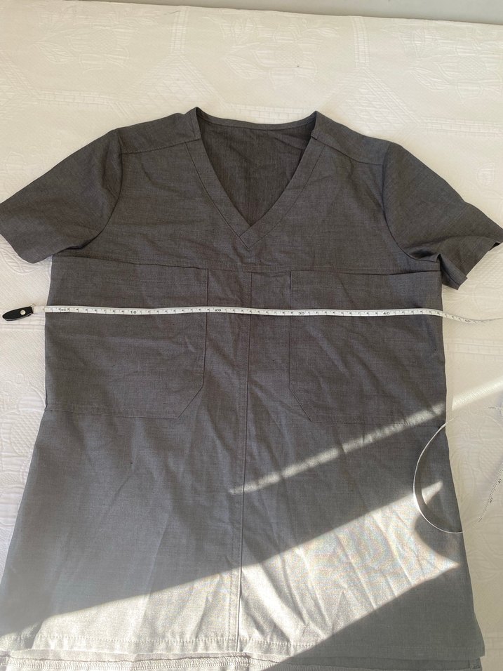 Gri V Yaka Keten Hemşire  Tişörtü - Görsel 2
