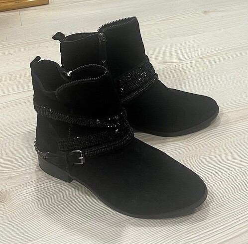 Stradivarius Siyah Bot