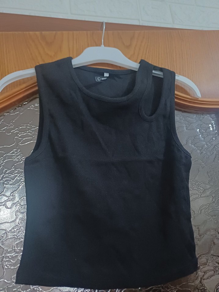 siyah omuz detaylı s beden krop - Görsel 2